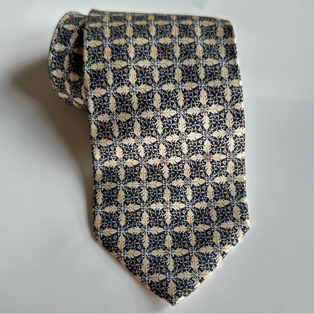 Gianfranco Ferre Men’s Italian Geometric Silk Tie